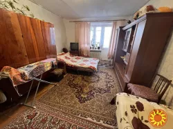 У продажу гостінка у хорошому районі за Київським ринком