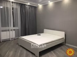 Терміново продам велику однокімнатну квартиру в новому, заселеному будинку.