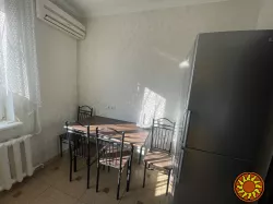 У продажу 1-кімнатна квартира з ремонтом, меблями та технікою