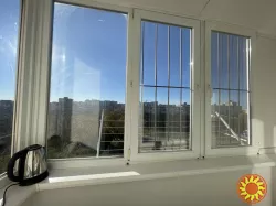 У продажу 1-кімнатна квартира з ремонтом, меблями та технікою