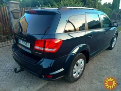 Автомобіль Dodge Journey