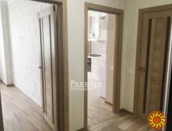 Пропонується до продажу квартира в новому житловому комплексі закритого типу.