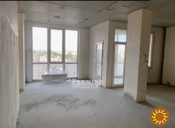 Продам простору квартиру загальною площею 102 м2 в новому будинку на вул. Г. Оборони.