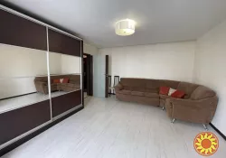 1 комн. квартира - 39 метров в кирпичном, газовом доме на Таирова