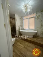 Пропонується до продажу трикімнатна квартира