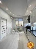 Пропонується до продажу двокімнатна квартира у новому житловому комплексі на Сахарова.