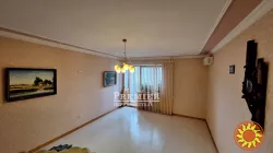 Продам двокімнатну квартиру в центрі м. Чорноморськ
