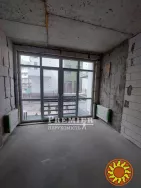 Продам квартиру в новому будинку.