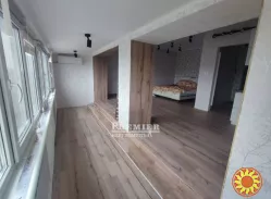 Продається квартира в найближчому передмісті Одеси, новий зданий цегляний будинок.