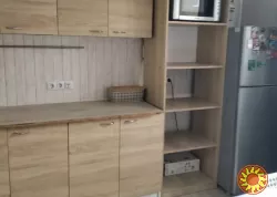 Квартира загальною площею 72 кв.м розташована на зручному 5му поверсі нового 10-ти поверхового будинку.