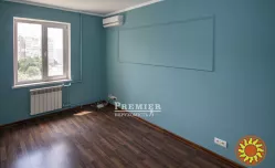 У продажу простора квартира на Семена Палія, район ТЦ Сім'я.