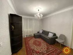 Продам 2-кімнатну квартиру в центрі Одеси на вулиці Приморська.