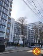 Пропонується до продажу простора та світла квартира