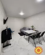 Пропонується до продажу двокімнатна квартира у новому житловому комплексі біля моря.