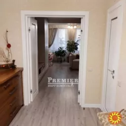 Продам велику квартиру на Висоцького кут Сахарова.