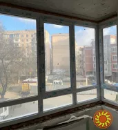 Квартира загальною площею 93 кв.м, з просторною кухнею 16 кв.м.