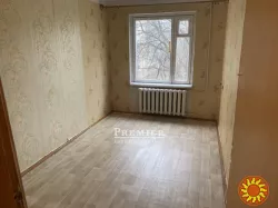 Продам простору 3 кімнатну квартиру на Бочарова.