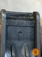 Бу скоба крепления радиатора Mercedes Benz W168, A2105040146