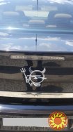 Наклейка на авто Выпуклая наклейка Чёртик Серебро на эмблему авто