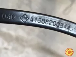 Бу поводок дворника левый Mercedes Benz W168, A1688200544