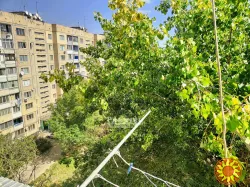 Продам однокімнатну квартиру на восьмому поверсі дев'ятиповерхового будинку на вулиці Академіка Заболотного.