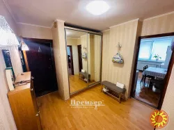 Продам 3-кімнатну квартиру на вул. Корольова.