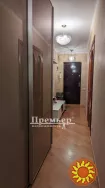 Продаж 3-кімнатної квартири в Київському районі на проспекті Небесної Сотні.