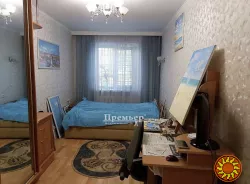 Продається трикімнатна квартира