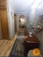 Продається трикімнатна квартира