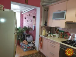 У продажу затишна 2-кімнатна квартира в районі Кримського бульвару.