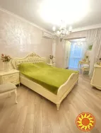 Продам квартиру з дизайнерським ремонтом у районі Кримського бульвару!