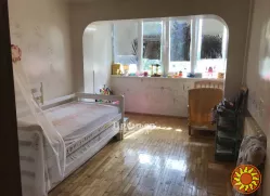 Продається квартира в Одесі, 3 кімнати, пр. Добровольського, з сучасним ремонтом, 5 поверх, 9 ти поверхового цегляного будинку