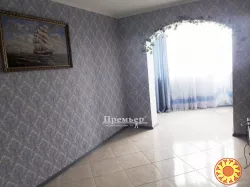 Продам 3 кімнатну квартиру с ремонтом на Висоцького.