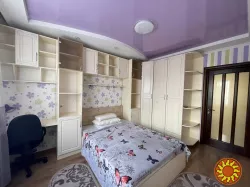 Пропонується до продажу двокімнатна квартира на вул. Сахарова.