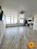 У продажу 1 кімнатна квартира з ремонтом у новому будинку на Сахарова.