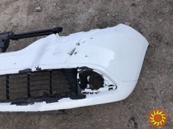 Бампер передний Renault Logan 620226895R ,622543229R, 511808136R