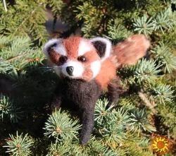 Красная панда игрушка хендмєйд валяная из шерсти войлочная интерьерная коллекционная сухое валяние подарок сувенир ручная работа
