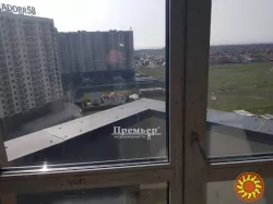 Продаю світлу простору трикімнатну квартиру в Київському районі