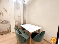 Квартира з ремонтом в новому будинку на Таїрова