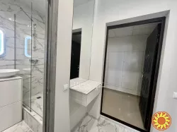 Квартира з ремонтом в новому будинку на Таїрова