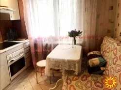 У продажу простора 4 кімнатна квартира на Бочарова.