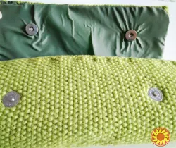 Вязаный спицами клатч зелёного цвета Handmade