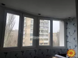 У продажу простора 1 кімнатна квартира на Бочарова, стільниковий проект