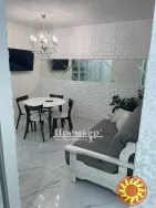 У продажу дуже гарна квартира у KADORR на Сахарова.