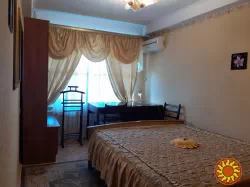 Сдам 4-комнатную квартиру в центре Киева посуточно или длительно