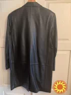 Чёрное кожаное мужское пальто