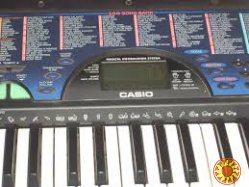 Продам синтезатор Casio CTK-495.