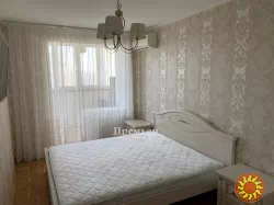 4 кімн. квартиру по вул. Корольова. Кухня 38 м2