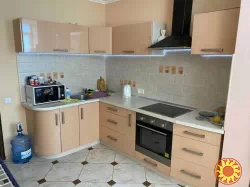 Продам простору 1-кімнатну квартиру з ремонтом