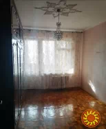 Продається трикімнатна квартира в Малиновському районі